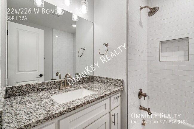 Building Photo - 224/226 W Bond St-224