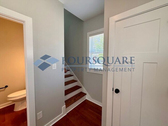 Building Photo - Modern 3-Bed / 2.5-Bath Home with Granite Kitchen, Fenced Yard & Private Balcony – Walkable to Do...