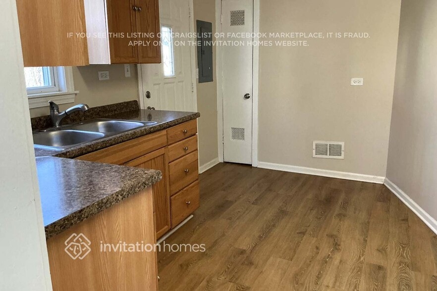 Building Photo - 9141 Menard Ave