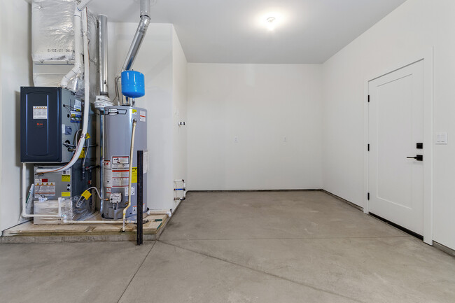 Building Photo - 4646 S Selatir Way