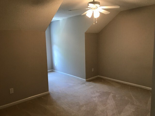 Building Photo - Desired Location for this 3 bedroom 2 bath...