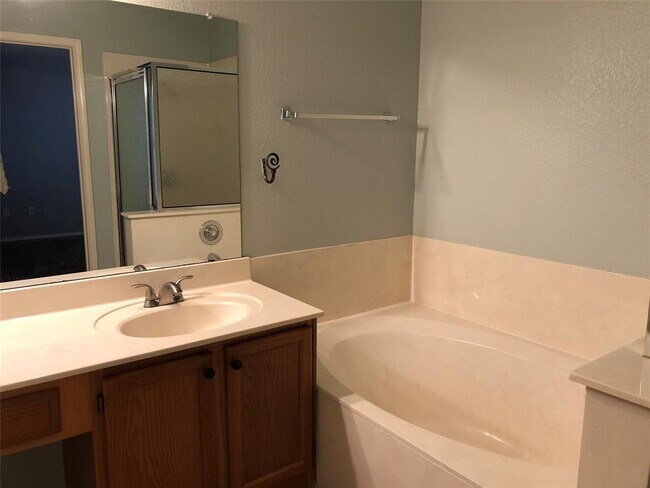 Building Photo - 7413 Amanda Ellis Way