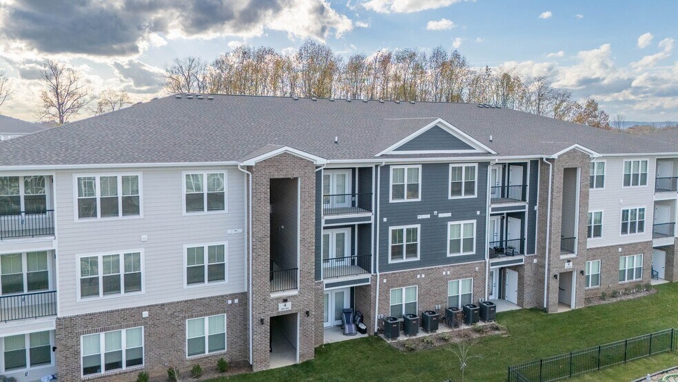 Primary Photo - Viridian Apartments