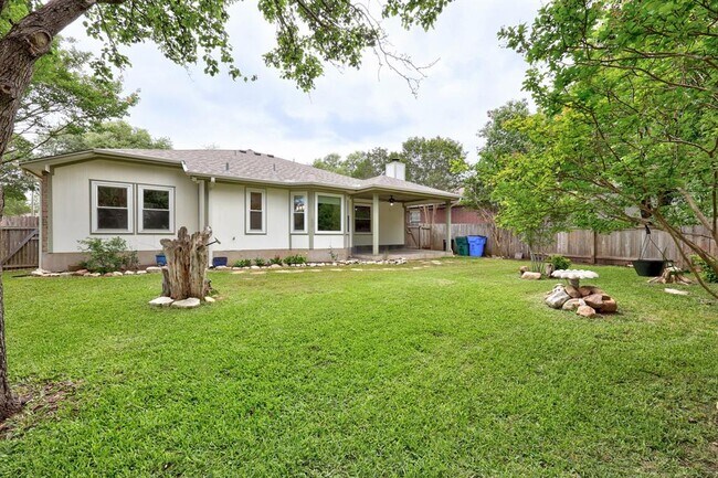 Building Photo - 1617 Abbey Ln
