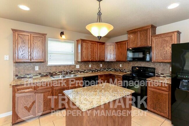 Building Photo - 200 W Little Dipper Dr