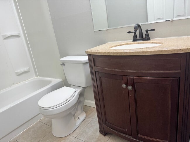 Building Photo - Great 1BR Unit