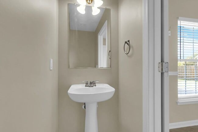 Building Photo - 3022 Crusades St