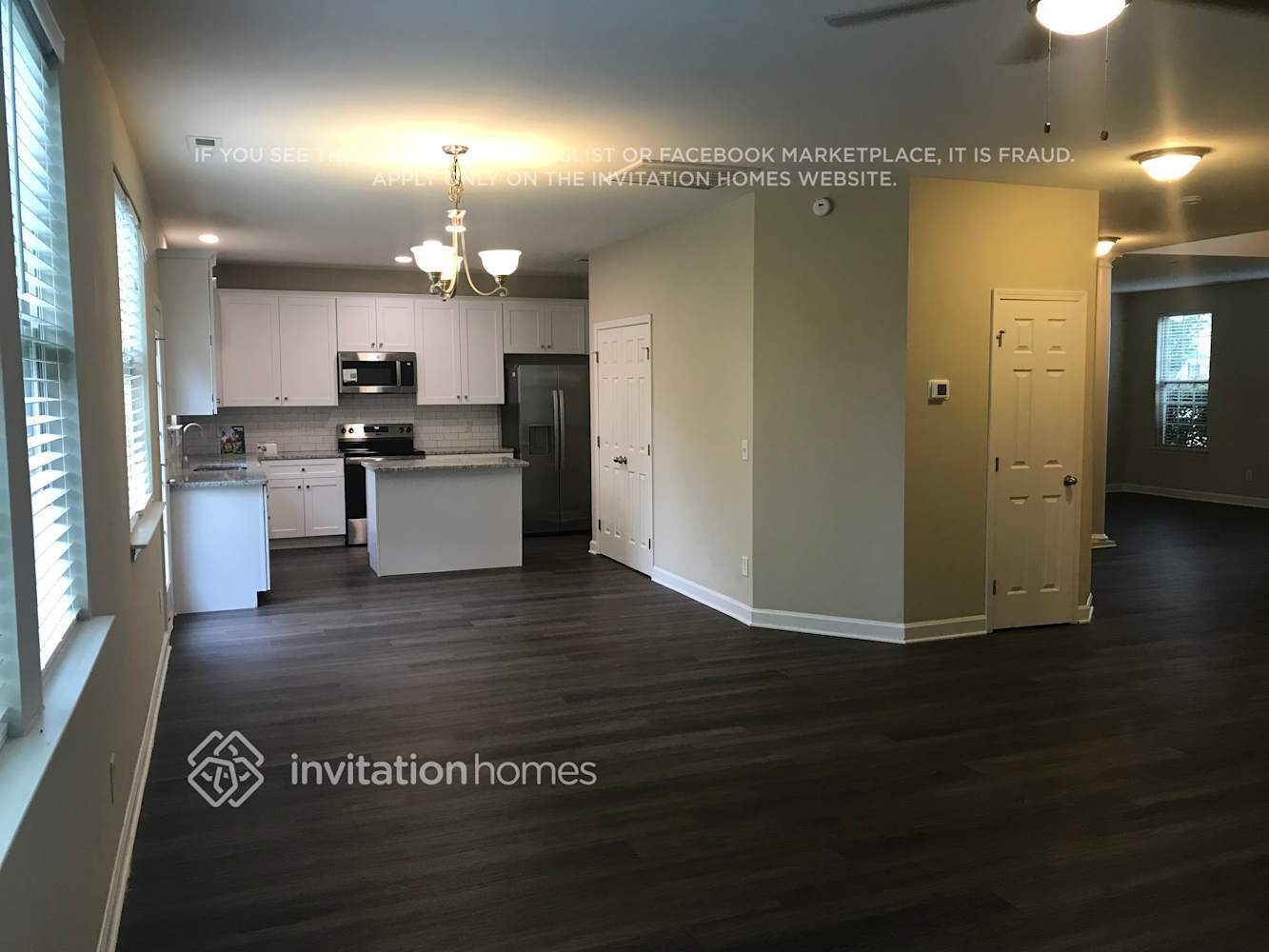 Building Photo - 20 W Smoketree Ct