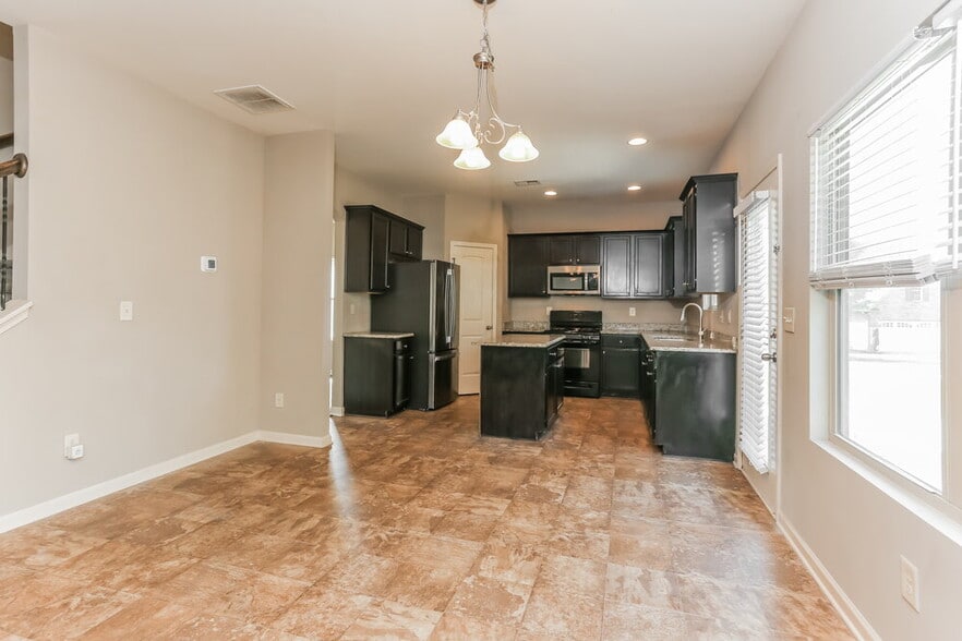 Building Photo - 3512 Sandy Bank Dr