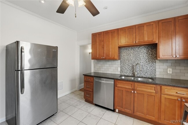 Building Photo - 168 Villa Ave