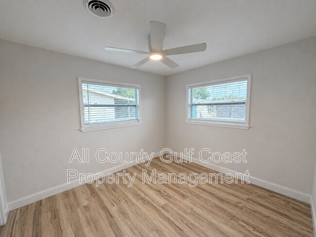 Building Photo - 219 Glen Oak Rd