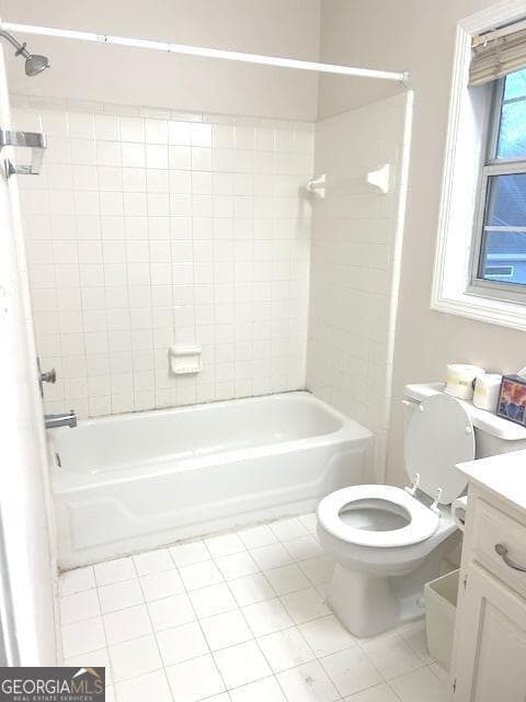 Building Photo - 305 Carriage Chase