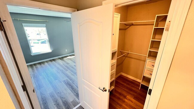 Building Photo - 600 Northern Way