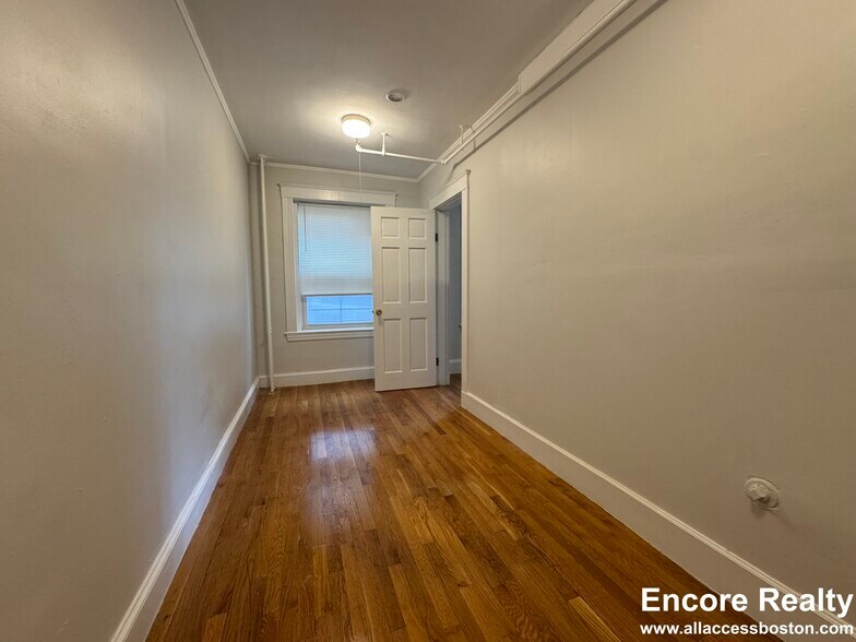 Building Photo - 1630 Commonwealth Ave