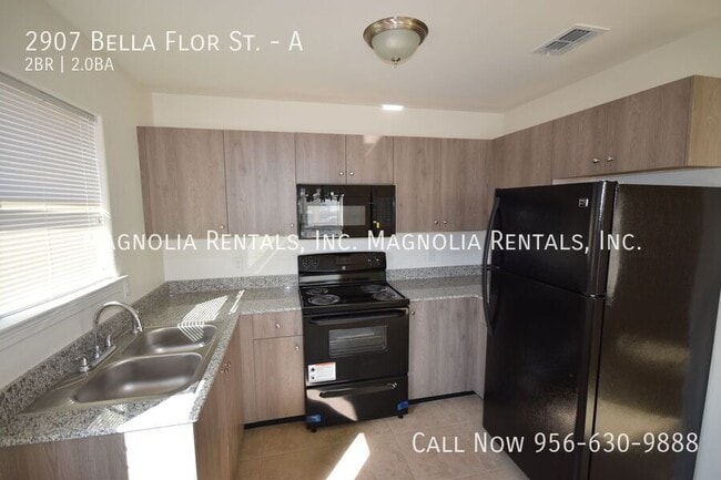 Building Photo - 2907 Bella Flor St