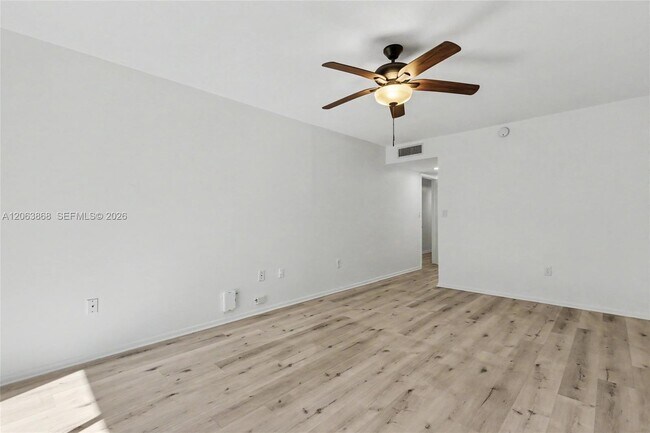 Building Photo - 1410 Sheridan St