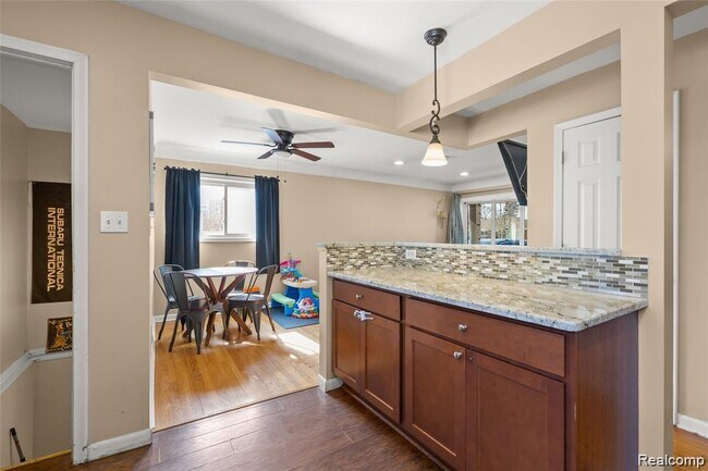 Building Photo - 6452 Arcola St