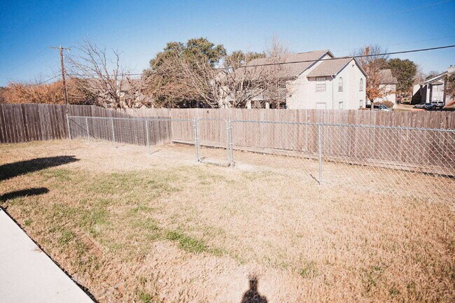 Building Photo - 2607 Rampart Loop