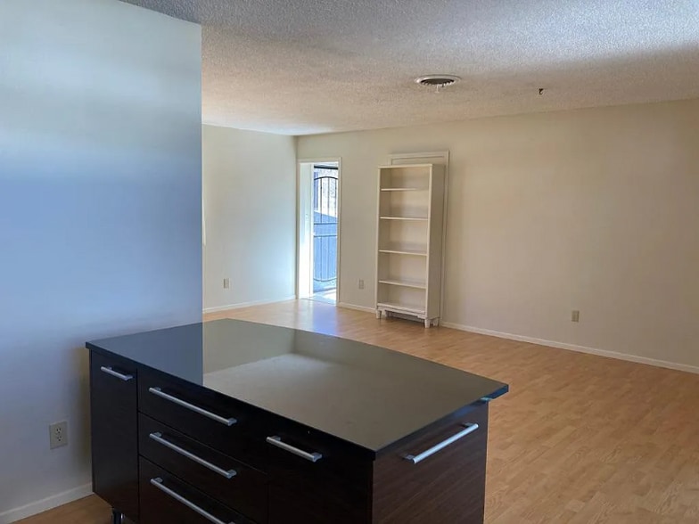 Building Photo - 401 Arnold St