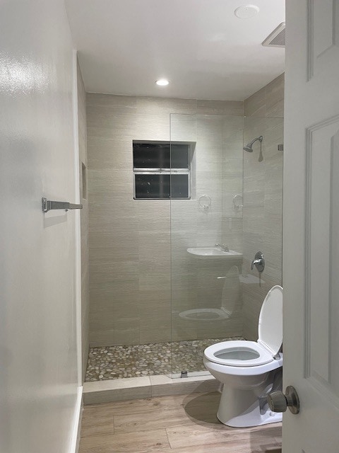 Shower - 221 SW 9th Ave