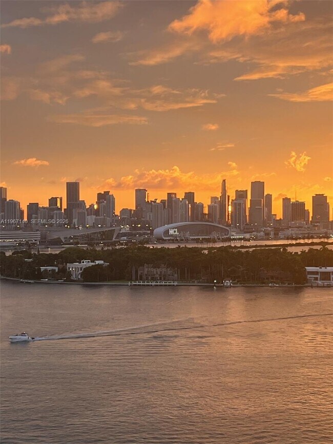 Building Photo - 650 West Ave