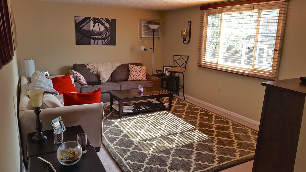 Living Room - 14 Cunliffe Way