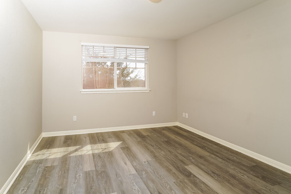 Building Photo - 909 Hot Spring Valley