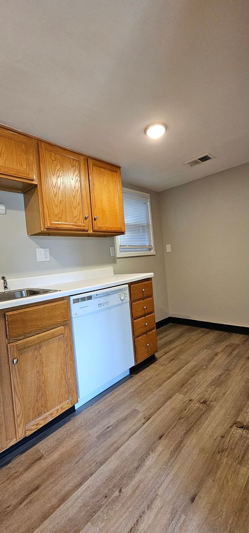 Building Photo - 3806 Briar Pl