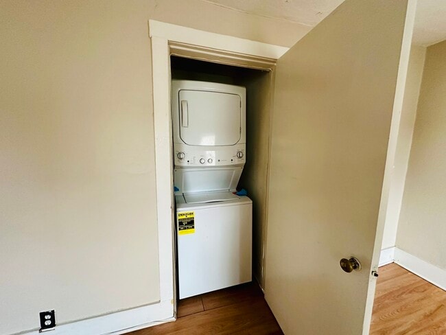 Building Photo - 314 S 2nd Ave