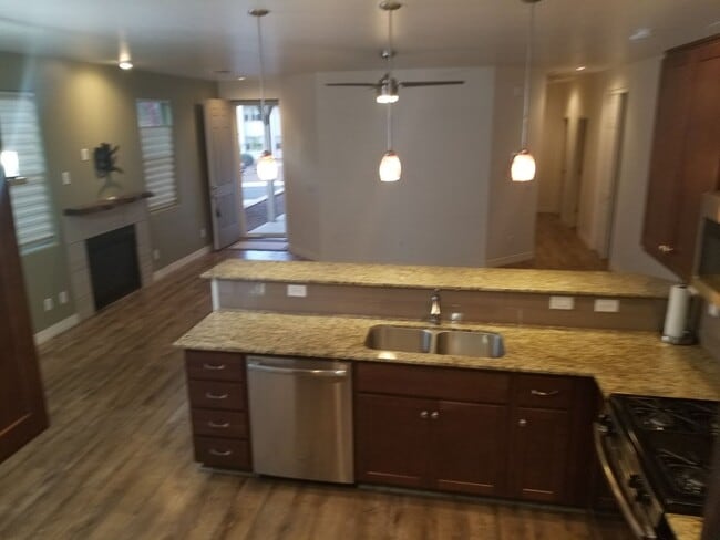 Building Photo - Rare, Single Level, Forest Springs Home! 3...