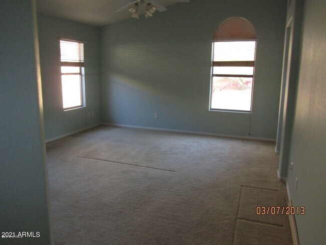 Building Photo - 4318 E Lone Cactus Dr