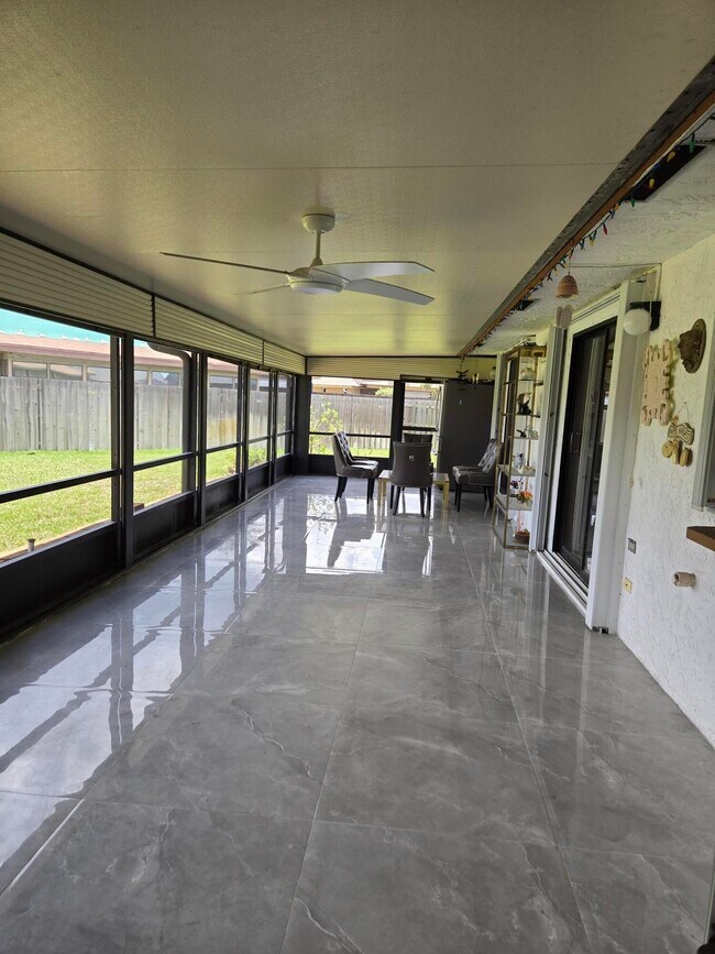 Building Photo - 8245 Whitewood Cove E