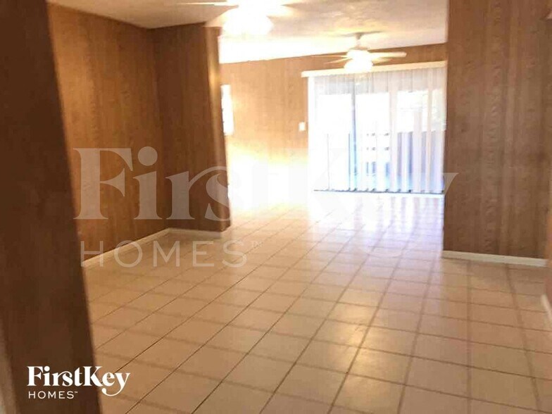 Building Photo - 2316 Colby Ln