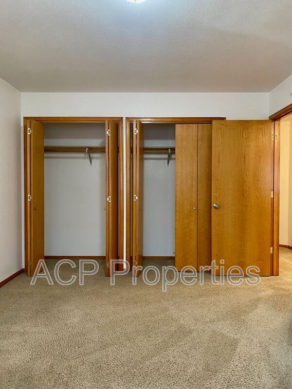 Building Photo - 710 Drayton St