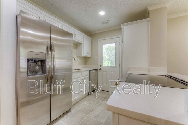 Building Photo - 1409 Dearing Rd