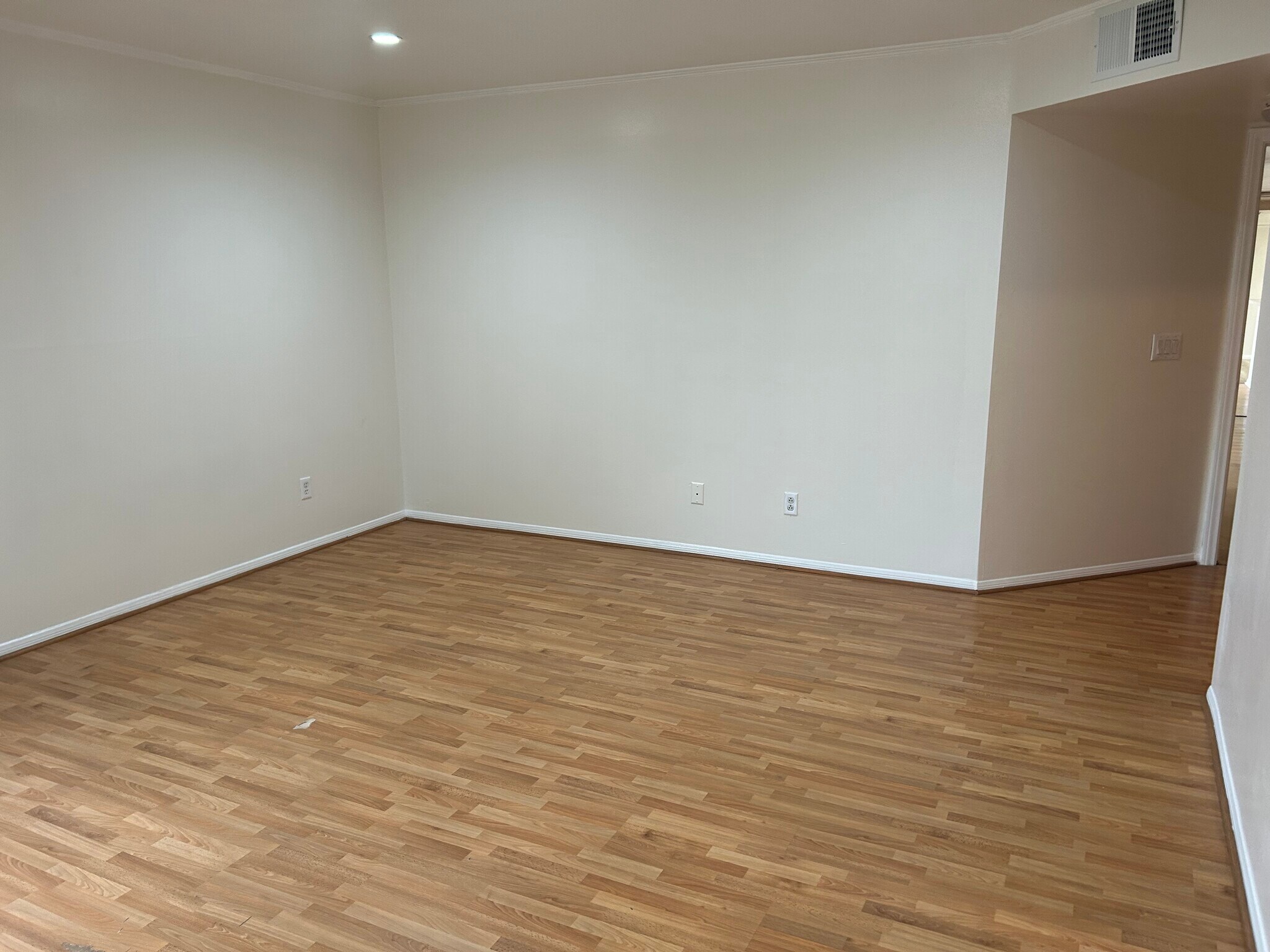 Building Photo - 4760 Templeton St