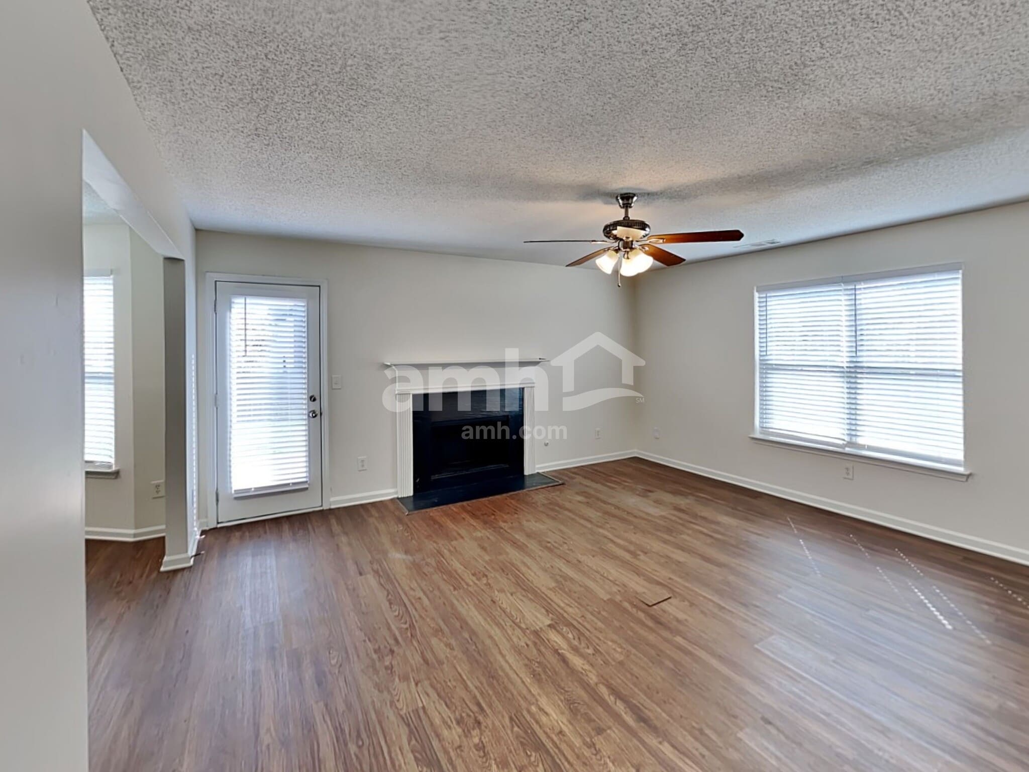 Building Photo - 3013 Summer Breeze Dr