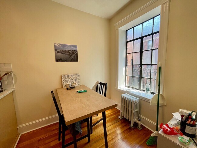 Building Photo - 40 Linnaean St
