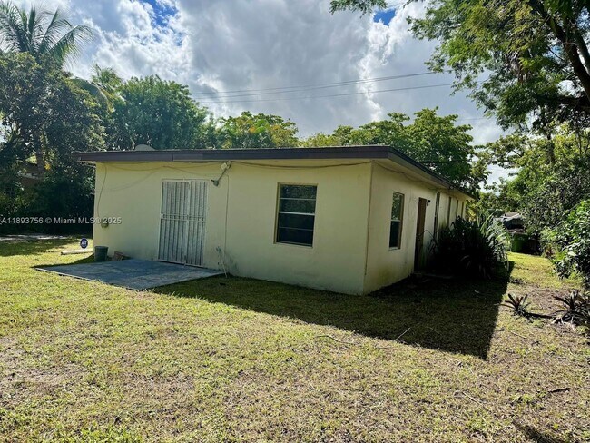 Building Photo - 13845 NW 5th Ave