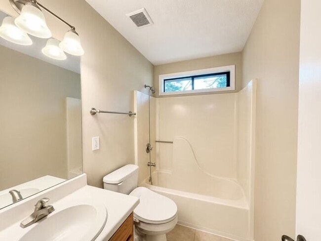 Building Photo - 384 McKees Rock Ln