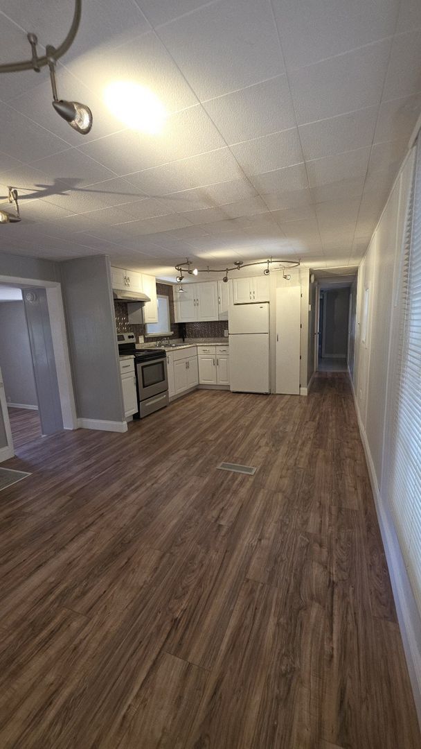 Building Photo - Quaint 3 Bedroom, one and a half bath home close to downtown St Augustine off SR 16