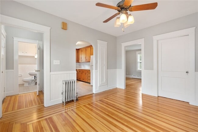 Building Photo - 113 Maple Ave