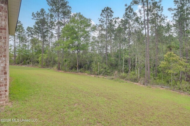 Building Photo - 4937 Fern Dr