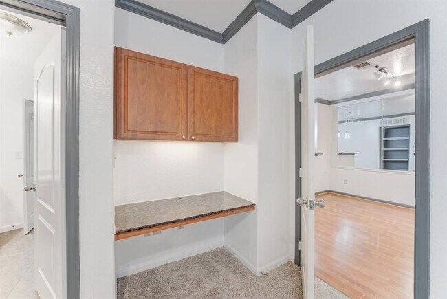 Building Photo - 1711 Old Spanish Trl