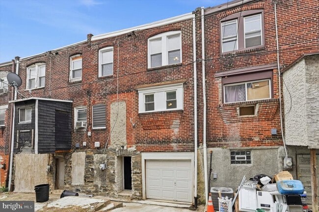 Building Photo - 5616 Florence Ave