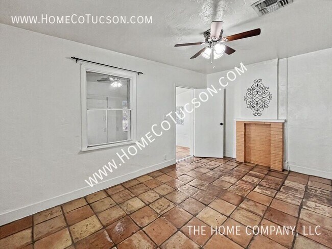 Building Photo - 4564 E Seneca St