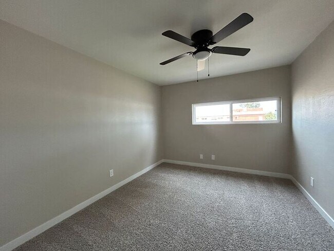 Building Photo - 2699 E Silk Oak Dr