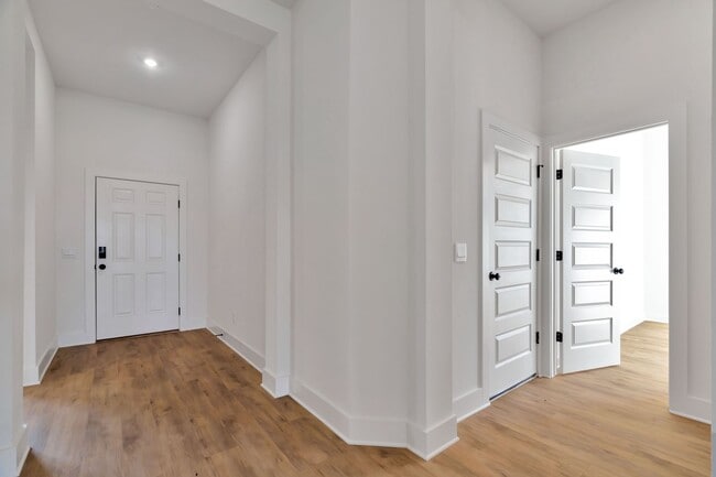 Building Photo - Brand-New Luxurious 4 Bedroom in Bentonville!  FENCE INCLUDED!