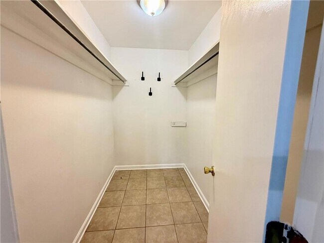 Building Photo - 4812 Trenton St