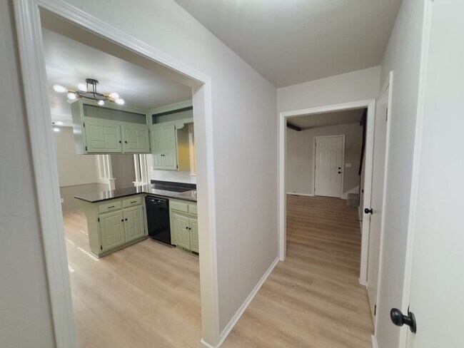 Building Photo - Updated 3-Bedroom, 2-Bathroom Duplex with a Spacious Fenced Backyard!